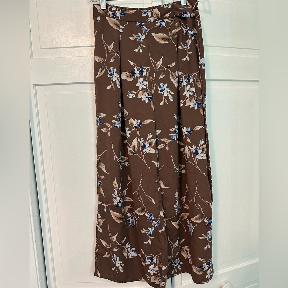 Woman’s flowy pants